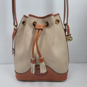 VTG Dooney & Bourke Women's Cream Pebble Leather Drawstring Bucket Bag